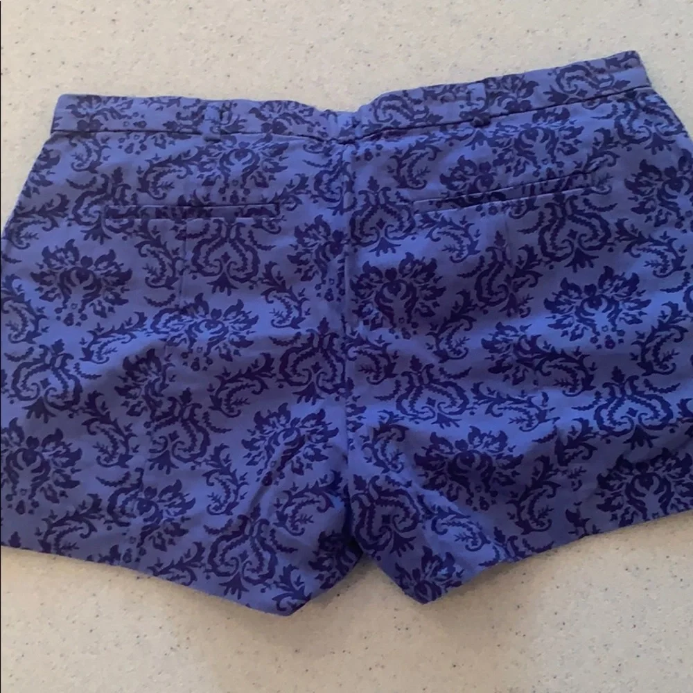 Gap short shorts size 0 blue pattern‎